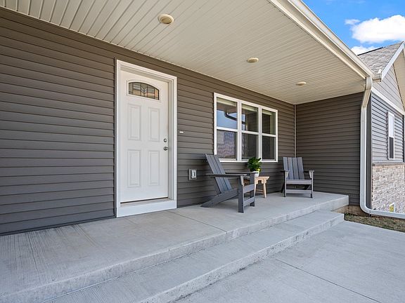 2nd image of 2128 Cambridge Ct