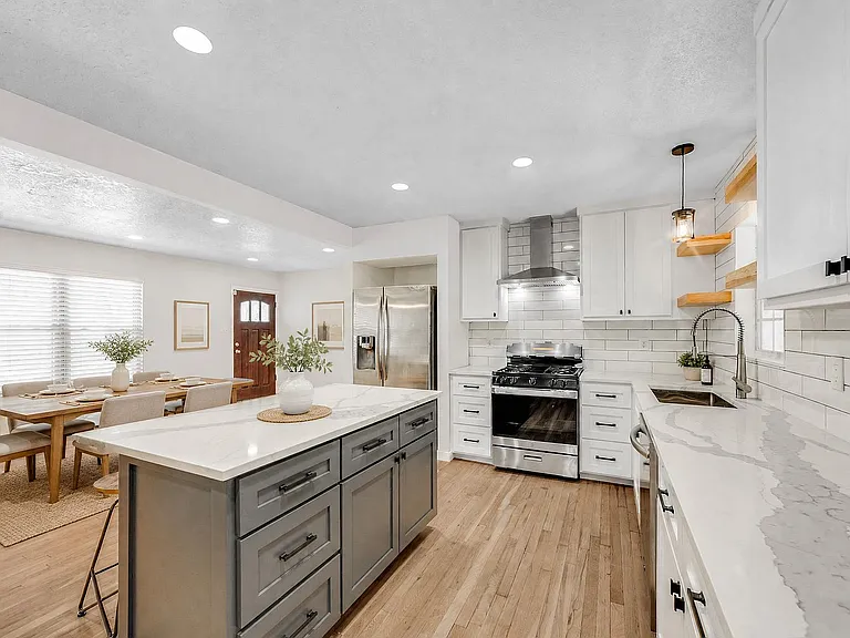 470 Dresden Dr — Photo 6