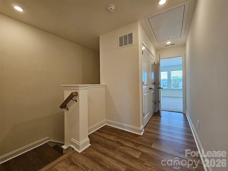 1027 S Point Rd — Photo 17
