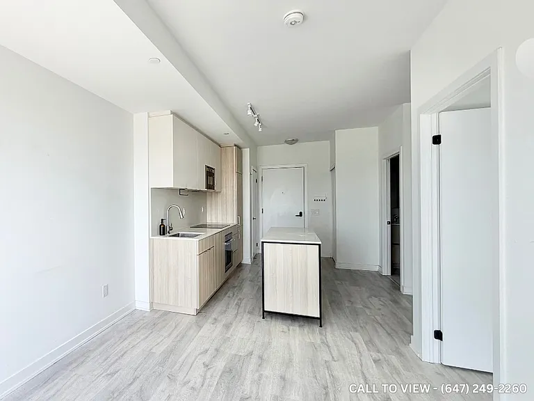 215 Lakeshore Rd W #528 — Photo 4