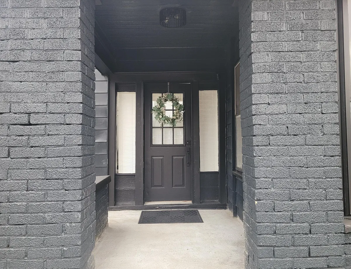 Building Photo - 2818 N Capitol Ave #3