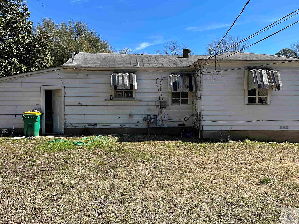 2nd image of 3413 Moore Dr