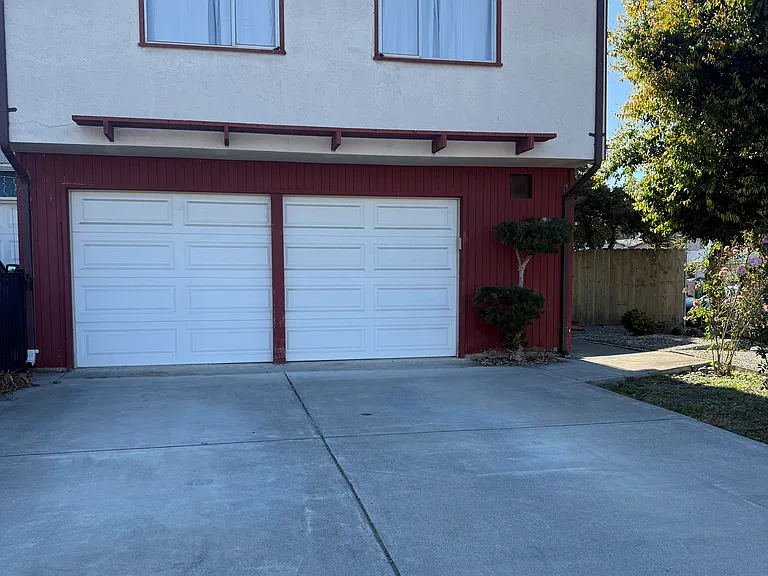 1103 Campbell St — Photo 1