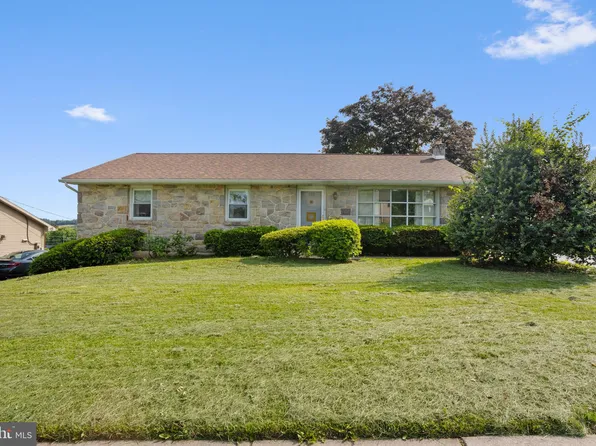 688 Sylvan Dr, Pottstown, PA 19464