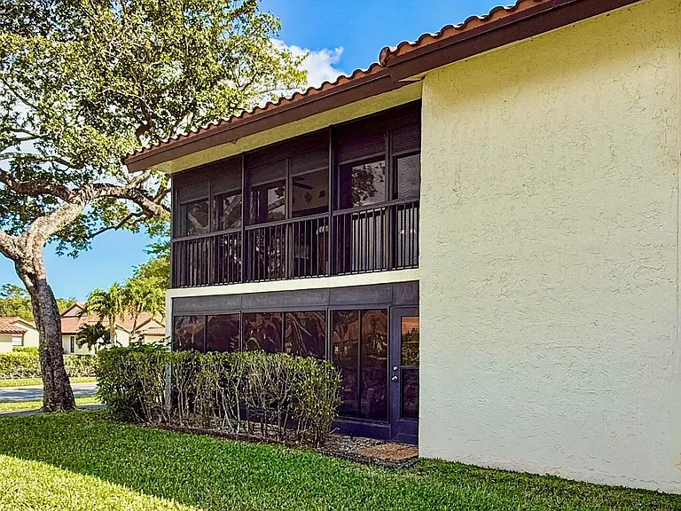 10615 Ocean Palm Way #102 — Photo 34
