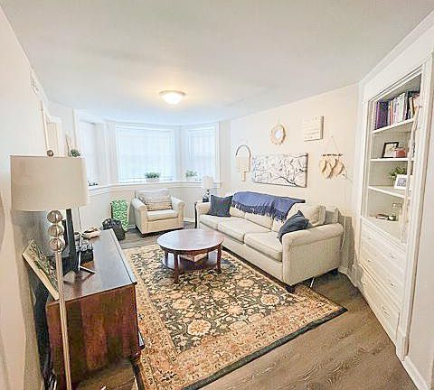 3rd image of 3142 N Kenmore Ave #1716