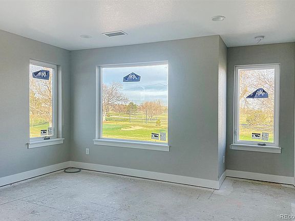 4th image of 690 W Jewell Avenue