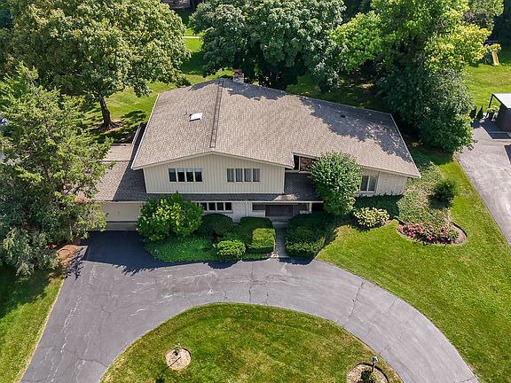 5th image of 15 Croydon Ln