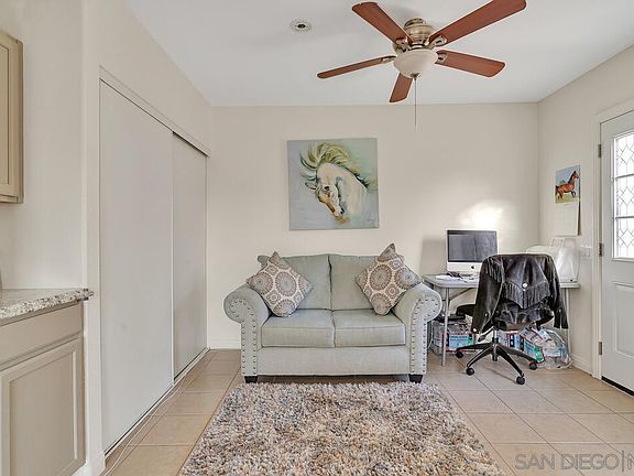 5th image of 1084 Robertson Dr