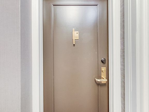 4th image of 777 N Michigan Ave APT 3401
