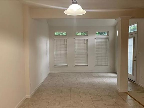 5th image of 123 S Arcadian Way