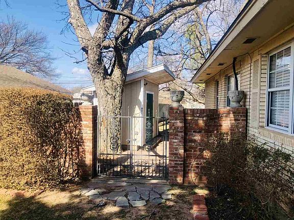 5th image of 2210 NW 40th St