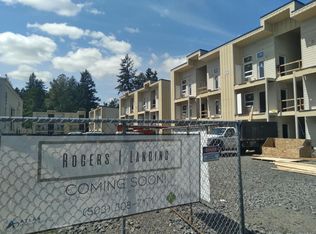 1109 S River St APT 212, Newberg, OR 97132