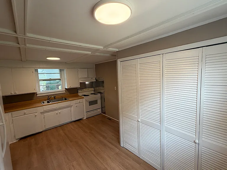 8525 Jackson Cir — Photo 11