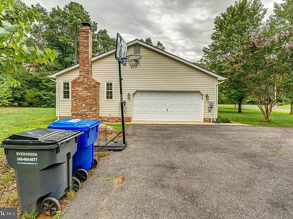 3rd image of 10650 Princess Diana Ct