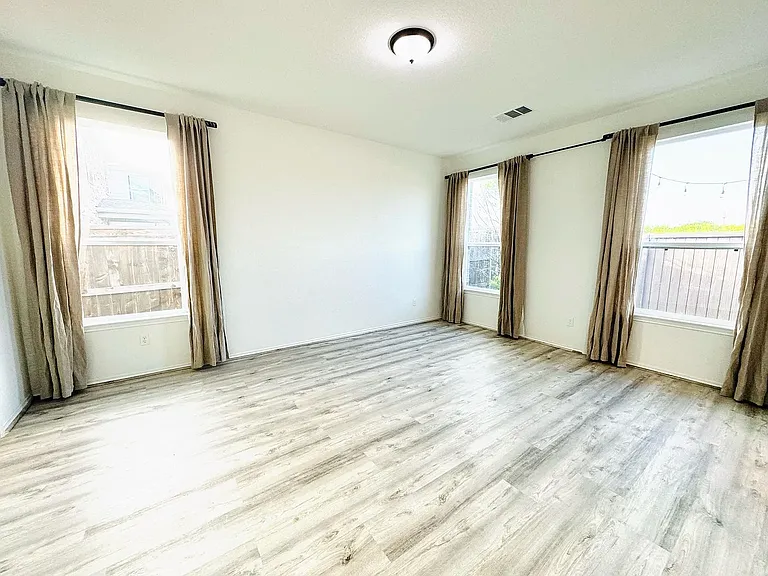 304 Lemon Light Ln — Photo 13