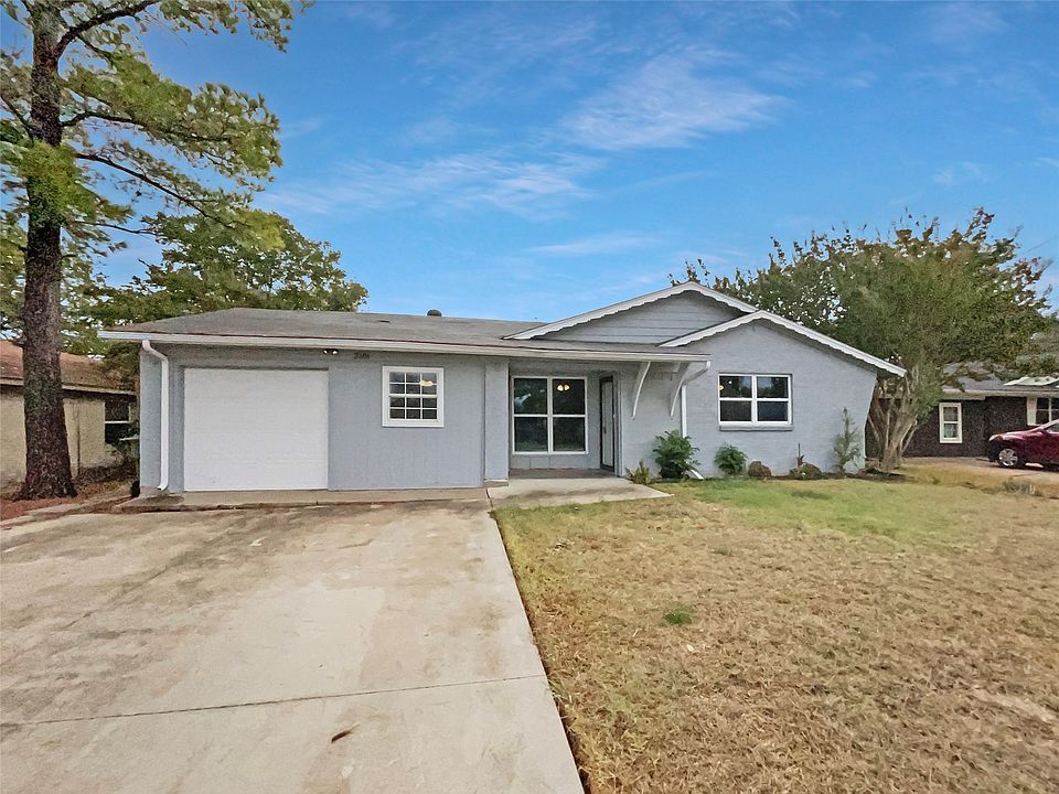 1st image of 2806 Arcady Dr