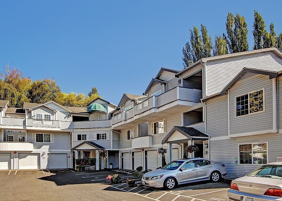 Corner top floor unit