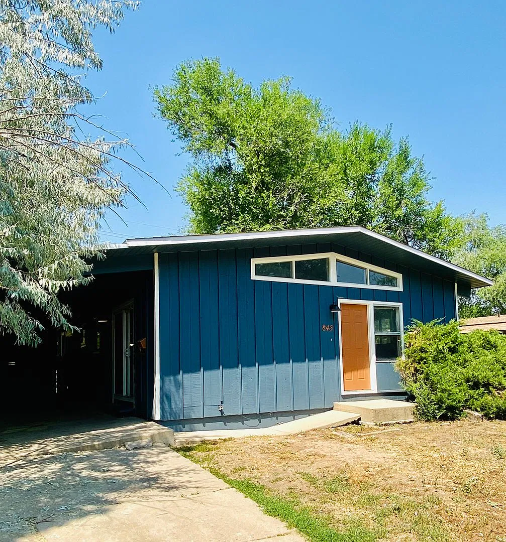 Available for 2027-2028 Fall Pre-Leasing: Spacious Ranch-Style Home — Photo 1