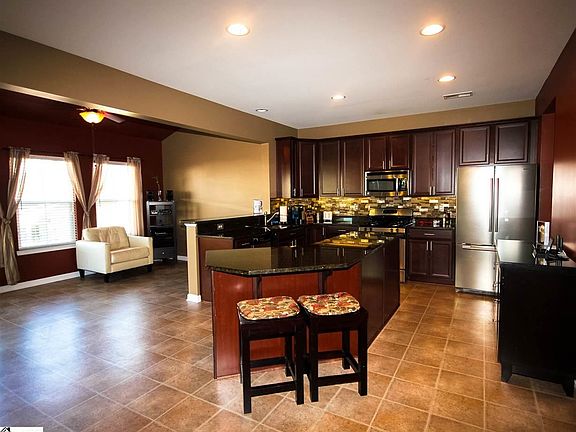 2nd image of 301 Kelsey Glen Ln