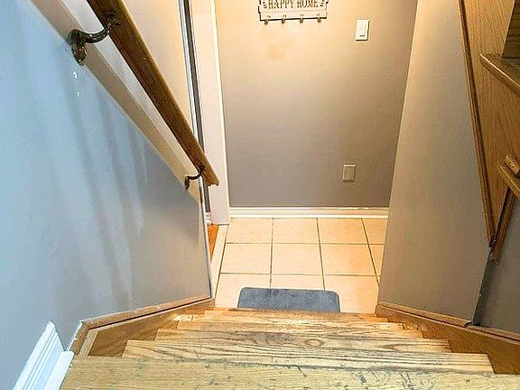 5th image of 55 Peachleaf Cres