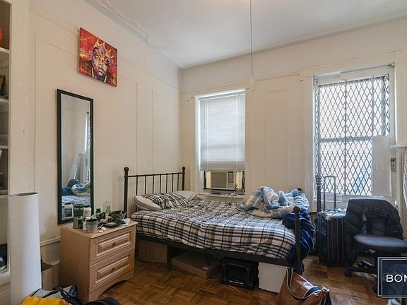 5th image of 17 Saint Marks Pl APT 12a