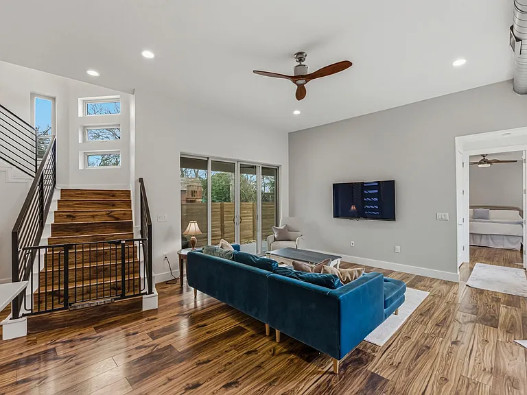 1405 Camelot Cir #A — Photo 4