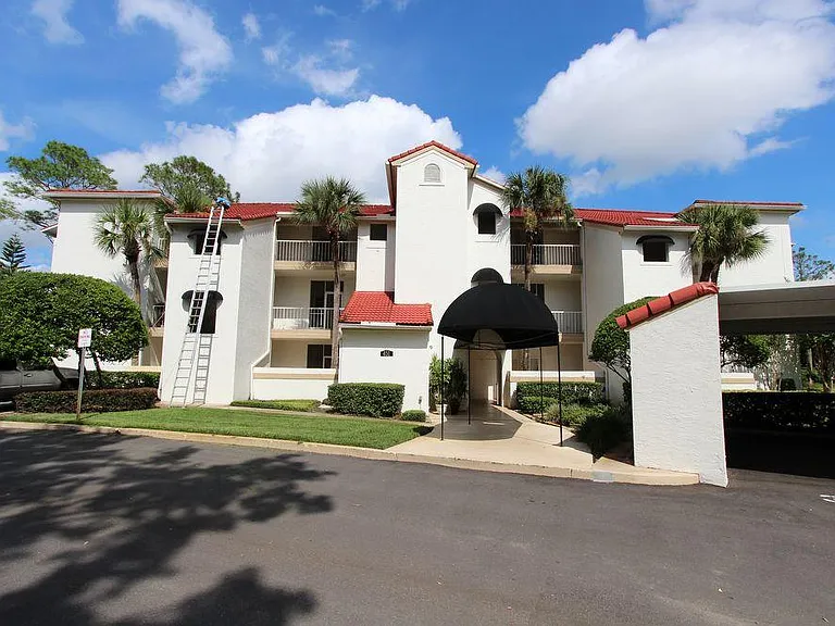 451 Hamptoncrest Cir #307 — Photo 1
