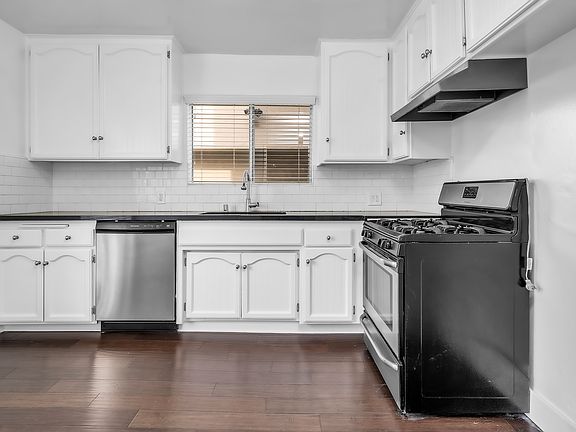 3rd image of 248 S Rexford Dr APT 1