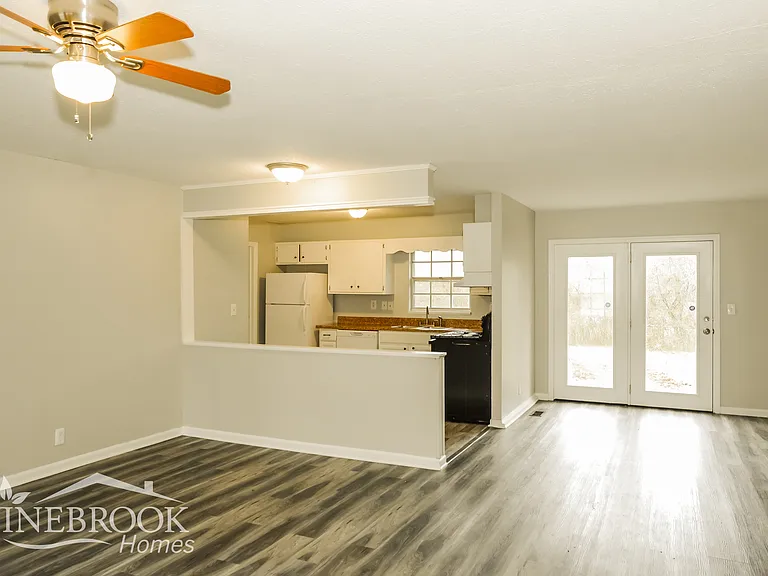 6104 Valley Park Dr NW — Photo 3