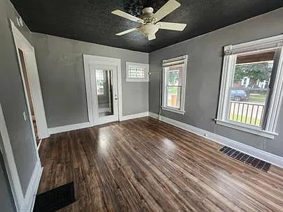 80 Parsells Ave — Photo 1