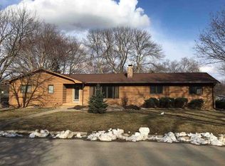 1959 Tilbury Rd, Waterloo, IA 50701