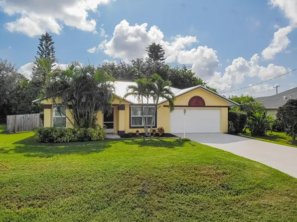 6924 NW Hershy Circle, Port St Lucie, FL 34983