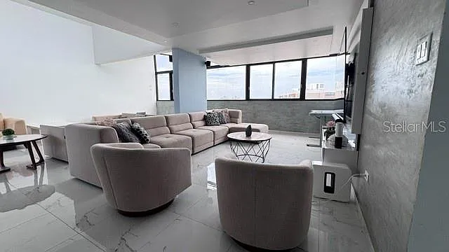 2 bed, 2.0 bath, 1200 sqft, $4,200 — Photo 2