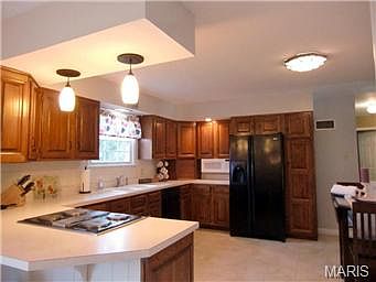 3rd image of 748 Don Ron Dr
