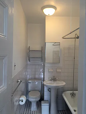 Rented by J. Francois and Associates | media 10