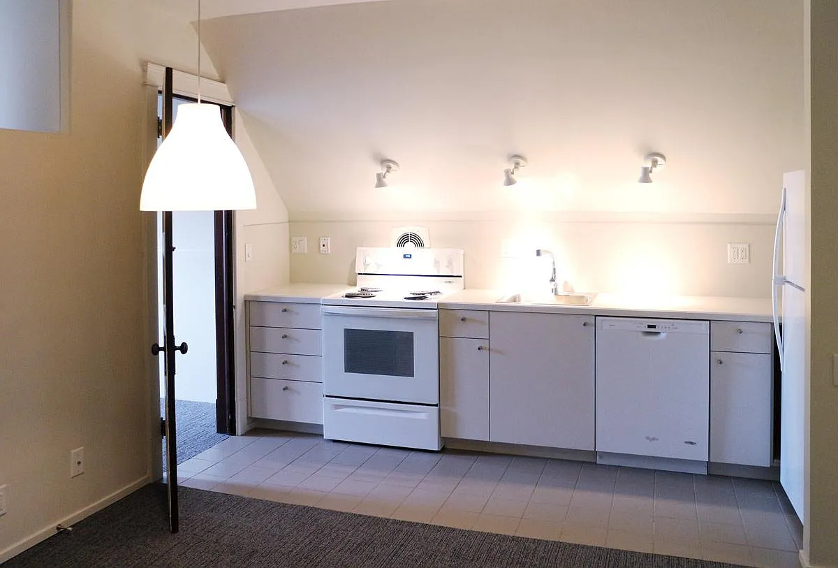 2 bed, 750 sqft, $1,500 — Photo 3
