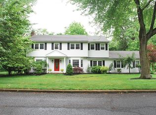 25 Bedford Rd, Woodcliff Lake, NJ 07677