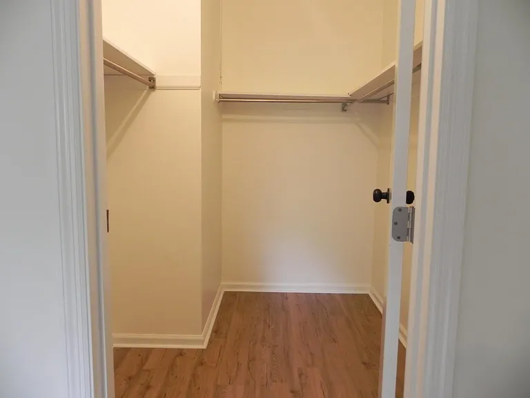 895 E College Ave — Photo 10
