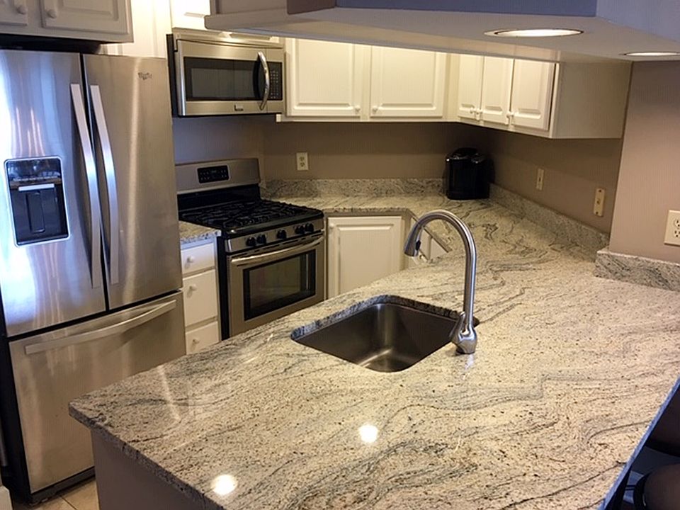 1st image of 1050 N Stuart St APT 819