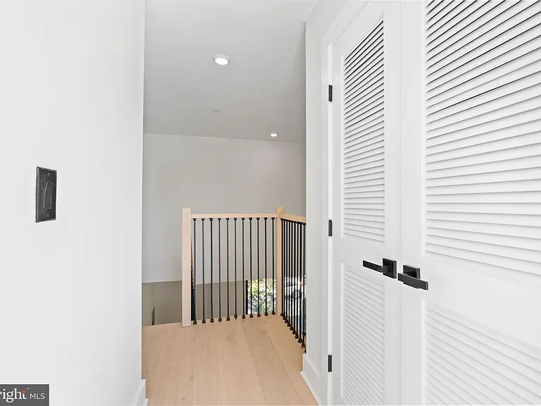 2504 41st St NW #9 — Photo 22