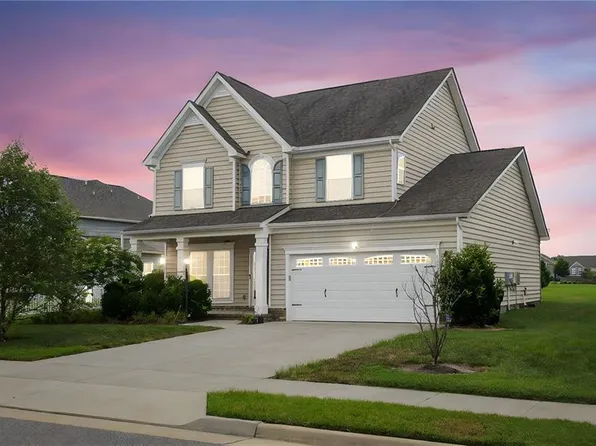 137 Boxwood Ln, Smithfield, VA 23430