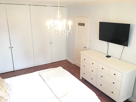 Sold by Owner | media 9