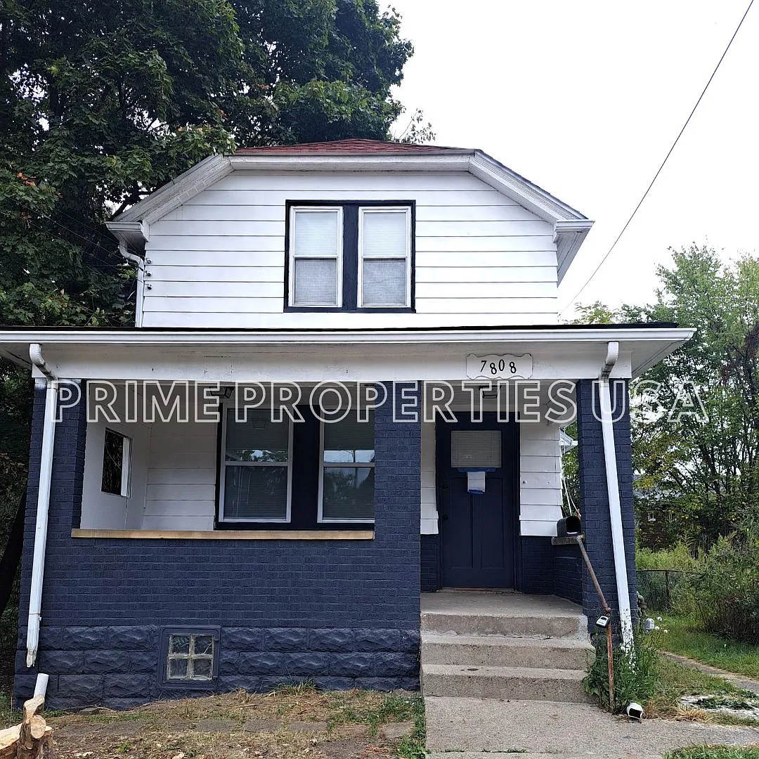 2 bed, 1.5 bath, 1040 sqft, $1,635 — Photo 2