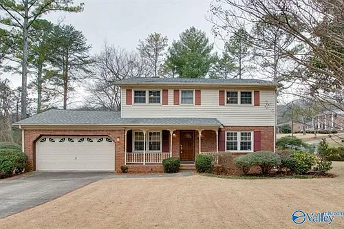 2700 Briarwood Dr SE Photo 1