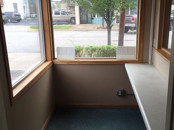 3rd image of 610 Jefferson Ave
