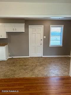 4th image of 804 W Saint Mary St