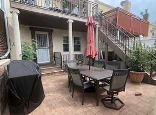 23-14 21st St #1R, Astoria, NY 11105