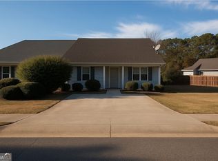 1750 Summerwoods Ln, Griffin, GA 30224