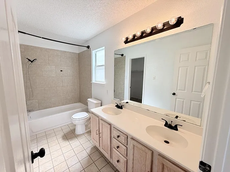2302 Tracey Ann Ln — Photo 20